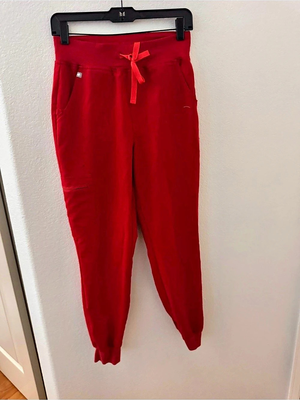 FIGS Zamora Jogger Scrub Pant Red Jogger Pants Small